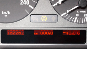 BMW 5 E39 - Pixelfehler im Kombiinstrument vor der Reparatur